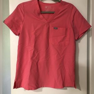 Pink figs scrubs size small